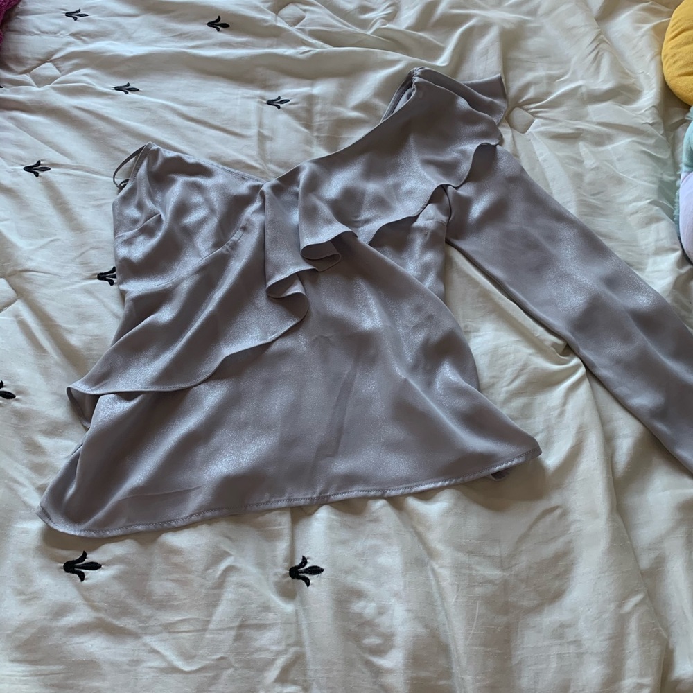 Cute Silver One Sleeve Top